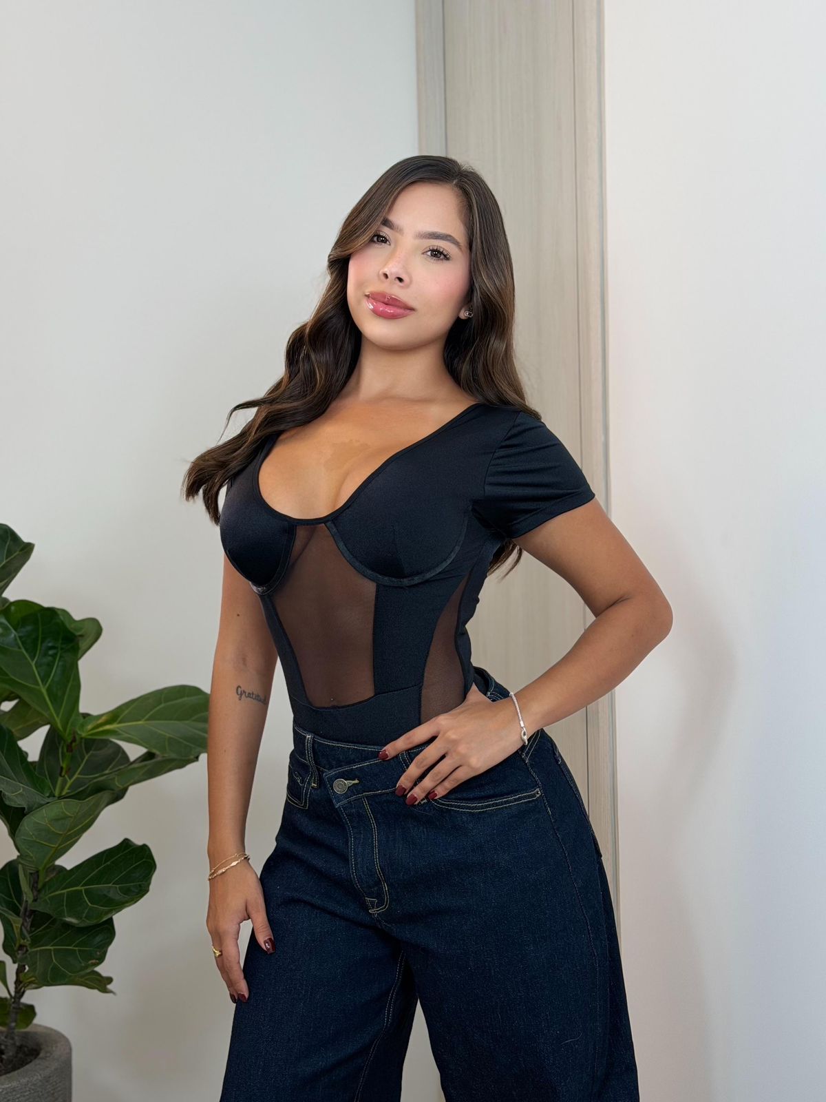 BODY SARA